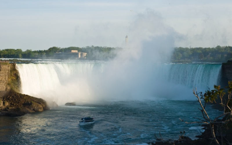 discover-the-power-of-nature-with-maid-of-the-mist-walking-tour-in-niagara-falls-800x500-1697547571.jpg